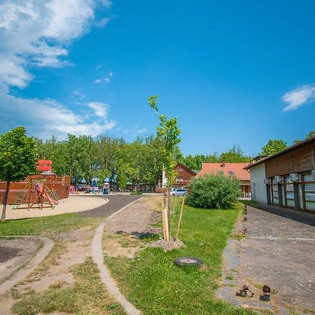 Beach Hostel Balatonboglár Exterior foto